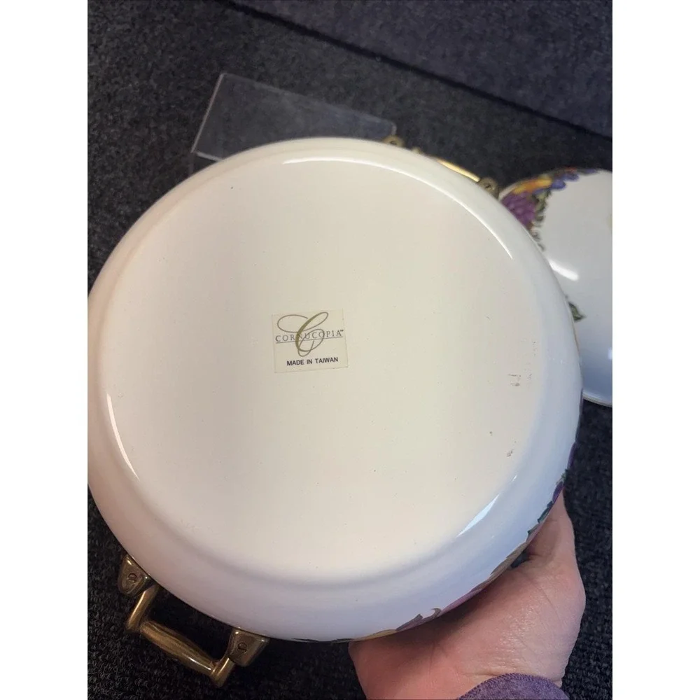 Vtg~Cornucopia Dutch Oven~Enamel Fruit Covered Lid Pot Brass Casserole 2 Qt